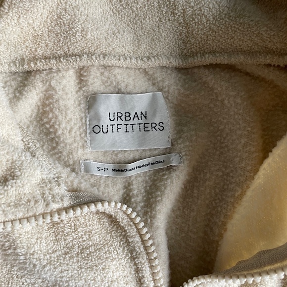 Original Urban Outfitters 1/4 zip Fleece - Picture 3 of 3
